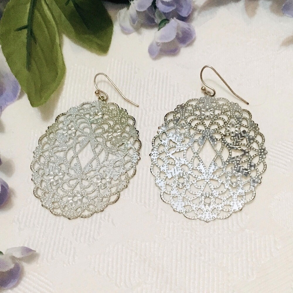 🎀Large Express Silver Lace Earrings🎀